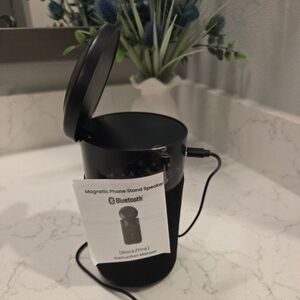 Magnetic Bluetooth Phone Stand Speaker - Black